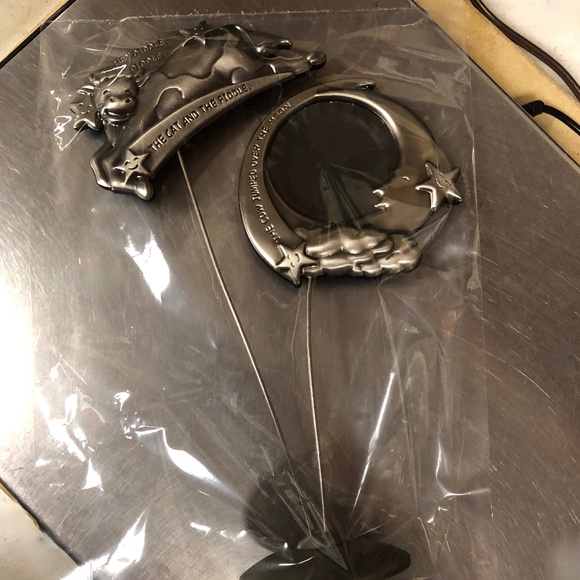 Pewter Hey Diddle Diddle Baby Picture Frame Cow Moon frame on wire pedestal CUTE - Picture 11 of 11